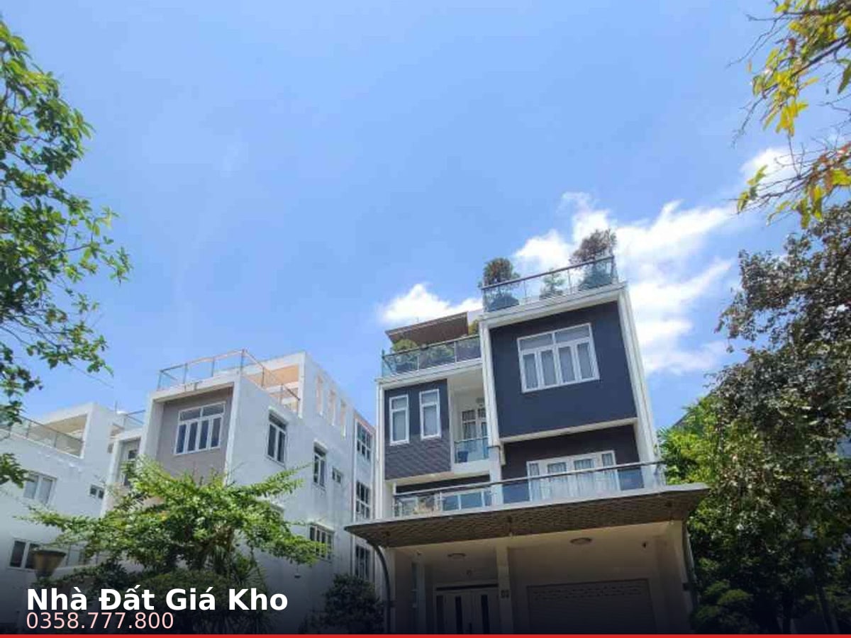 Nhà đất — Bưng Ông Thoàn, Long Trường, Quận 9 — 300m² · ngang 12m · 3 tầng — 38,8 tỷ