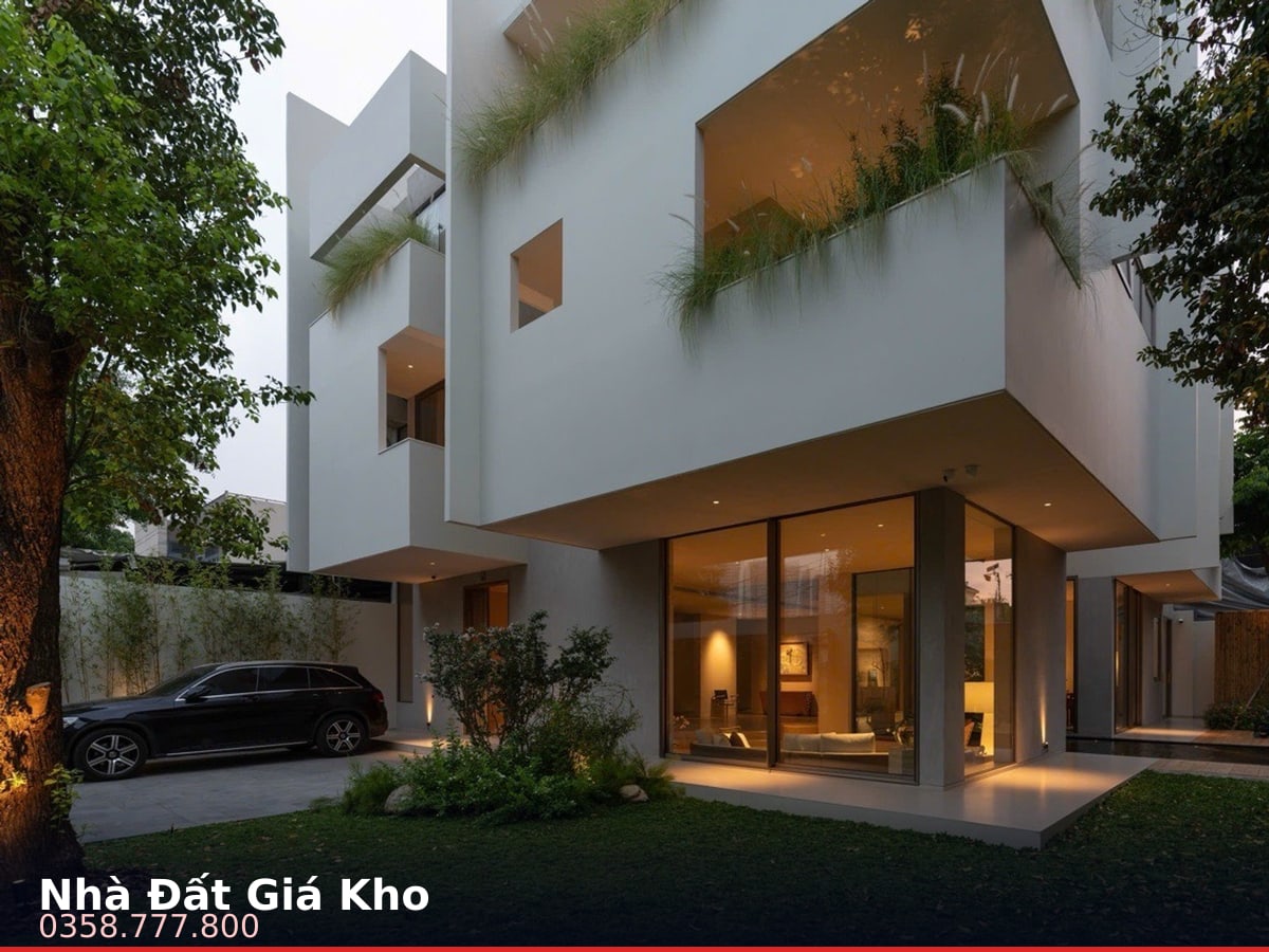 Nhà đất — Đường D10, Bình Trưng, Quận 2 — 404m² · ngang 16.5m · 3 tầng — 95 tỷ