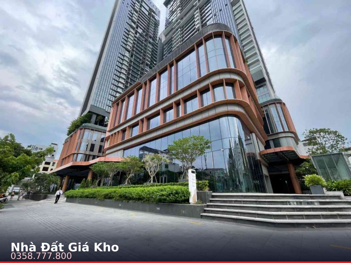 Nhà đất — Nguyễn Trãi, Cầu Ông Lãnh, Quận 1 — 102m² · ngang 9m · 1 tầng — 26 tỷ