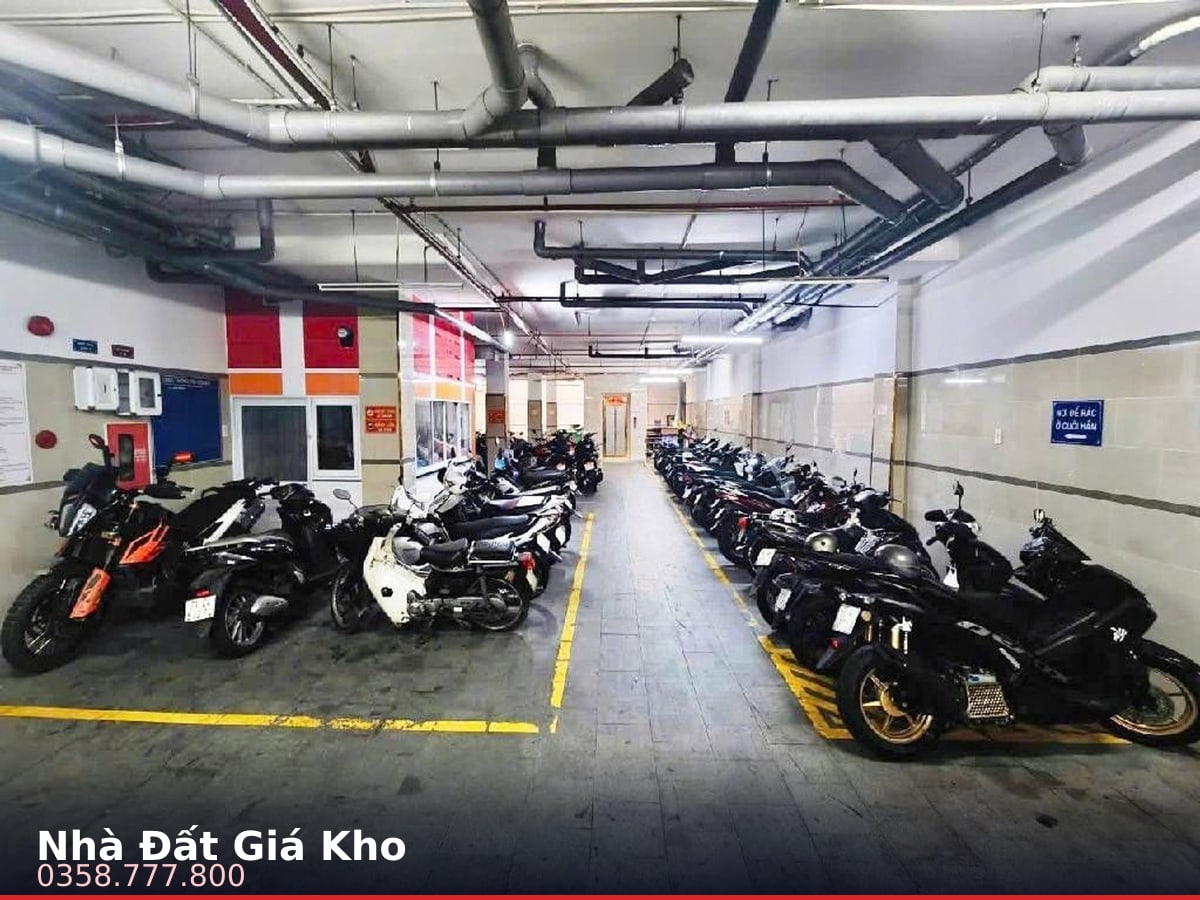 Nhà đất — Thoại Ngọc Hầu, Tân Phú — 600m² · ngang 10m · 8 tầng — 125 tỷ