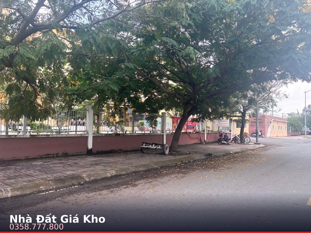 Nhà hẻm — Bờ Tây, Nhà Bè — 1440m² · ngang 20m · 2 tầng — 42 tỷ