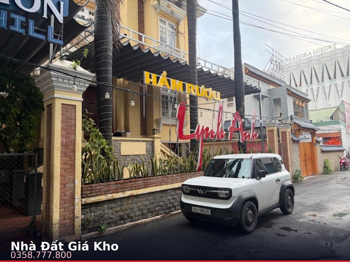 Nhà hẻm — Hoàng Văn Thụ, Phú Nhuận — 335m² · ngang 18m · 3 tầng — 98 tỷ