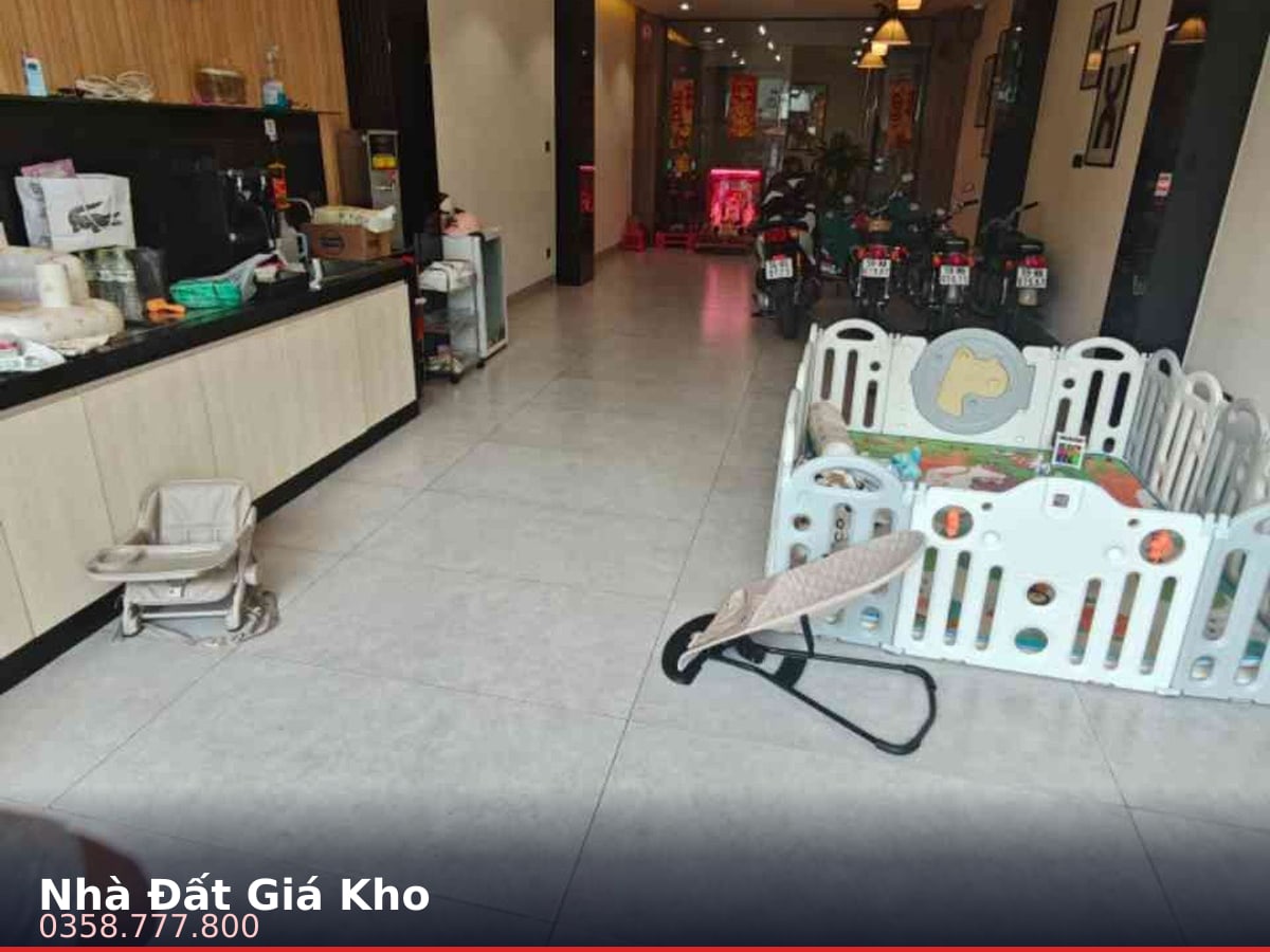 Nhà mặt tiền — Bà Hom, Phú Lâm, Quận 6 — 93.8m² · ngang 4.7m · 3 tầng — 25,9 tỷ