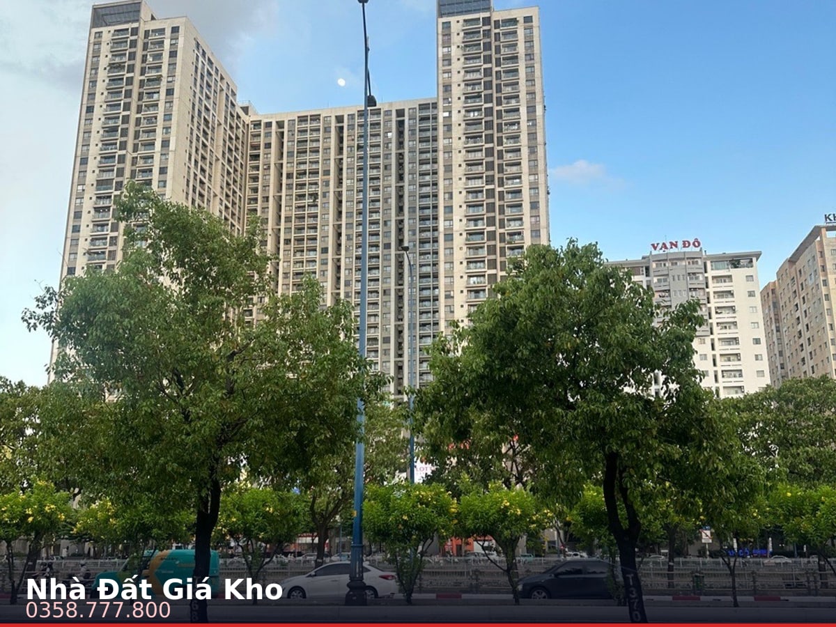 Nhà mặt tiền — Đại Lộ Võ Văn Kiệt, Cầu Ông Lãnh, Quận 1 — 415m² · ngang 14m · 3 tầng — 260 tỷ