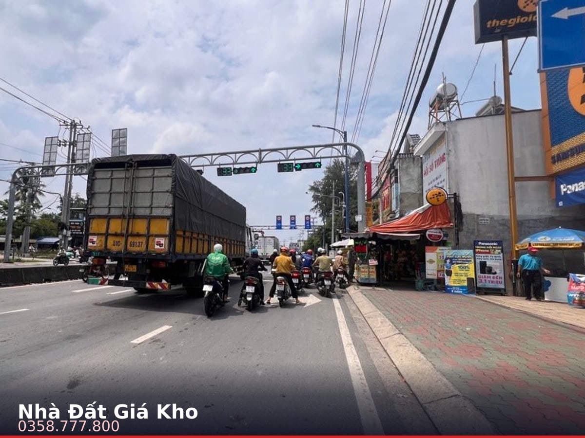 Nhà mặt tiền — Đặng Thúc Vịnh, Đông Thạnh, Hóc Môn — 400m² · ngang 20m · 1 tầng — 43 tỷ