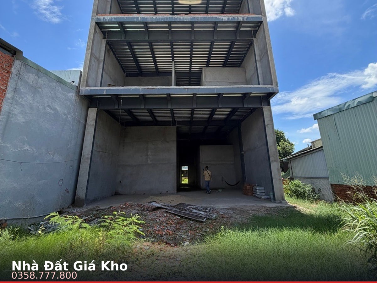 Nhà mặt tiền — Đặng Thúc Vịnh, Đông Thạnh, Hóc Môn — 535m² · ngang 12.2m · 4 tầng — 34 tỷ