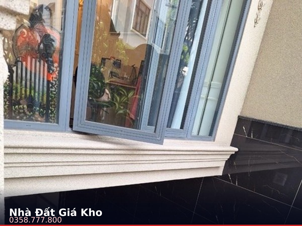 Nhà mặt tiền — Đường 12, Tân Hưng, Quận 7 — 200m² · ngang 10m · 5 tầng — 70 tỷ