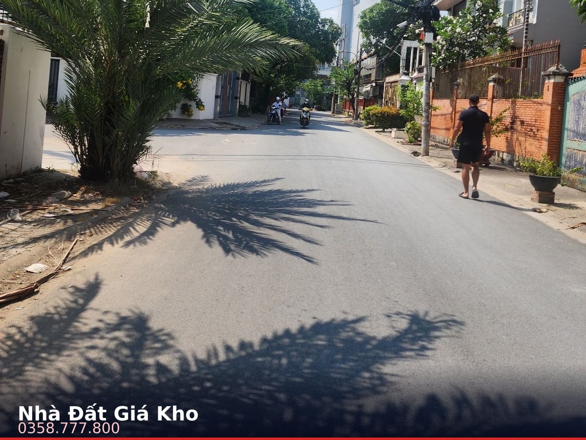 Nhà mặt tiền — Đường số 28 (KDC Phong Phú 5), An Nhơn, Gò Vấp — 308m² · ngang 15m · 4 tầng — 37 tỷ