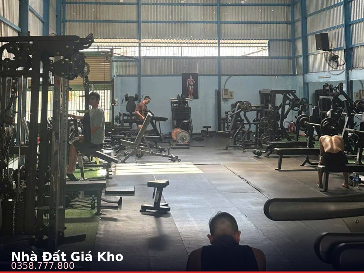 Nhà mặt tiền — Hoàng Ngân, Bình Phú, Quận 8 — 290m² · ngang 5m · 1 tầng — 27 tỷ