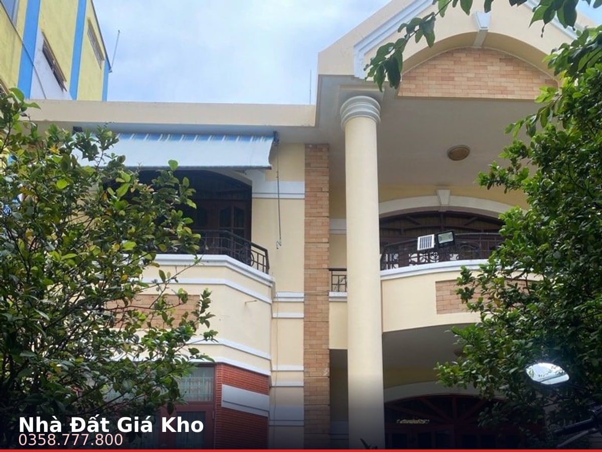 Nhà mặt tiền — Lâm Văn Bền, Tân Thuận, Quận 7 — 542m² · ngang 12m · 2 tầng — 110 tỷ