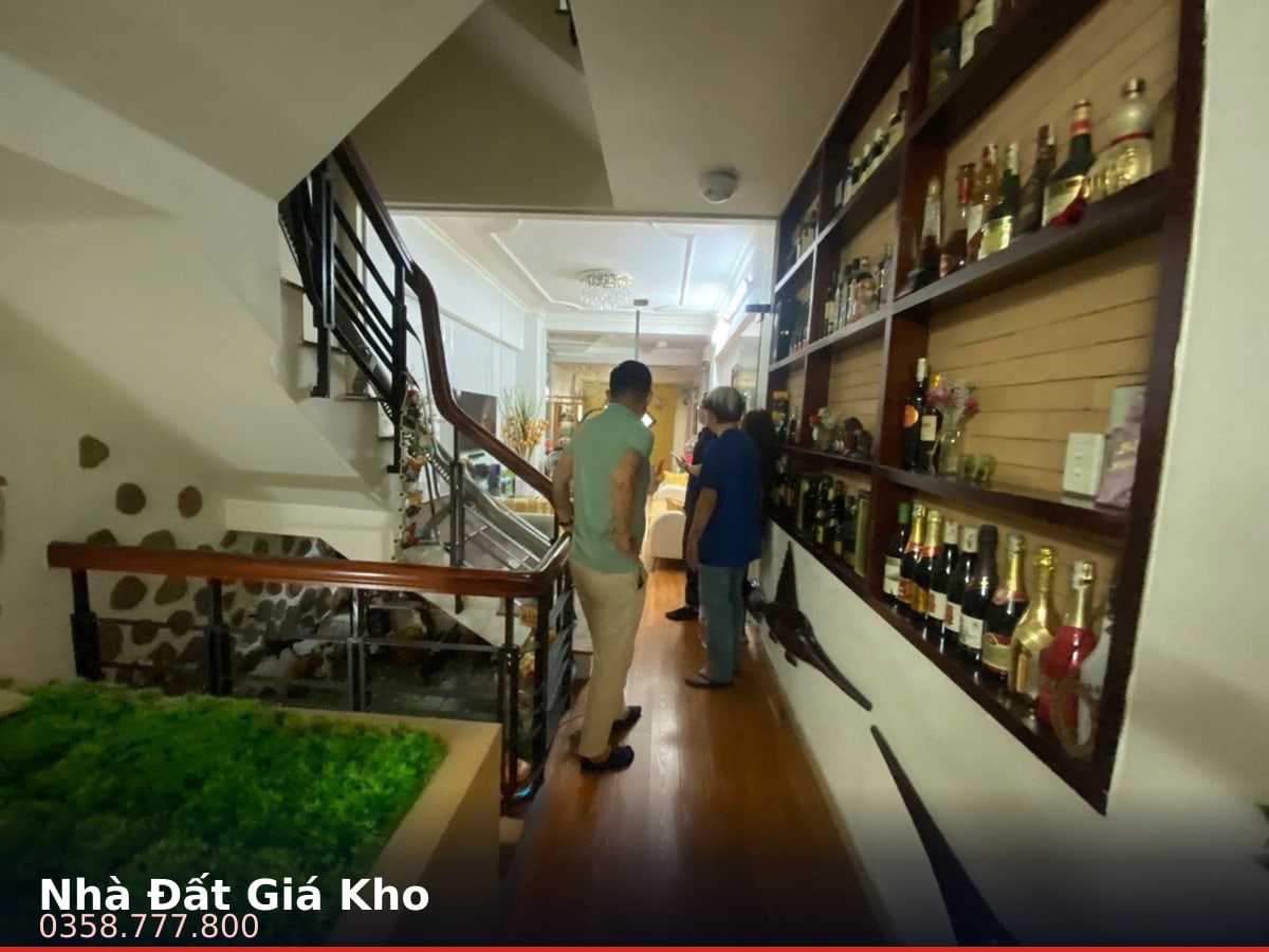 Nhà mặt tiền — Lê Văn Sỹ, Phú Nhuận — 63m² · ngang 3.6m · 5 tầng — 25 tỷ