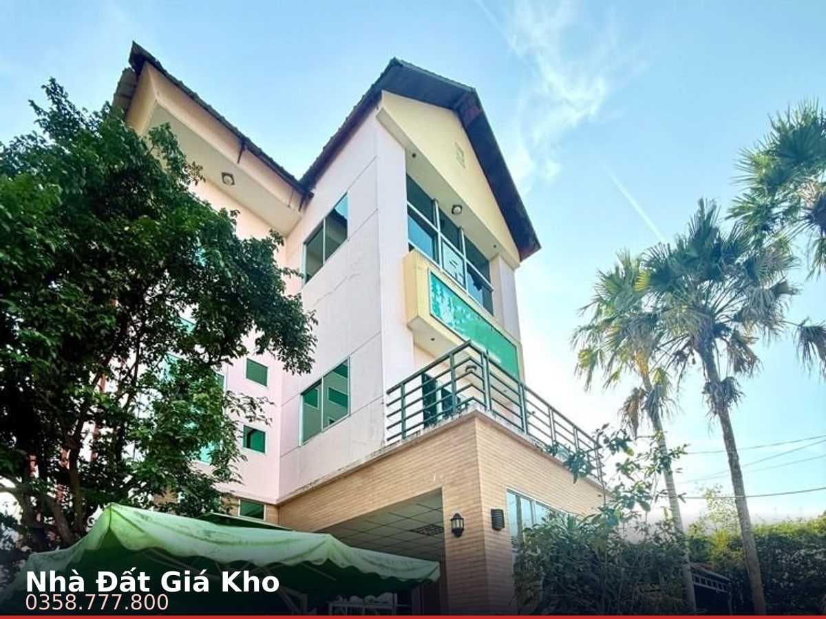 Nhà mặt tiền — Phạm Văn Cội, Phú Hòa Đông, Củ Chi — 9303m² · ngang 62m · 3 tầng — 130 tỷ