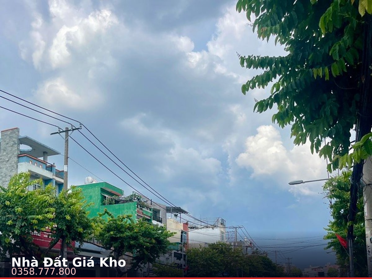 Nhà mặt tiền — Phan Văn Hớn, Đông Hưng Thuận, Quận 12 — 133m² · ngang 4m · 3 tầng — 13,5 tỷ
